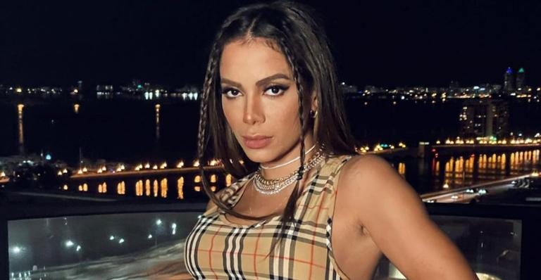 Anitta oficializa reality show com amigos famosos em ilha - Reprodução/Instagram