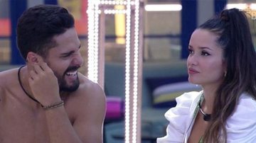 Arcrebiano e Juliette durante conversa na primeira festa do BBB21 - Foto/Reprodução BBB21