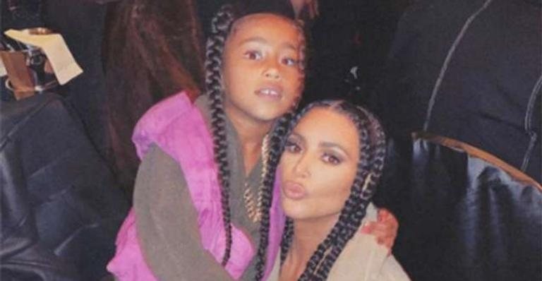 Kim Kardashian ao lado de North West, sua filha mais velha - Foto/Instagram