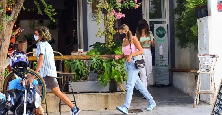 Sasha Meneghel e João Figueiredo deixando restaurante em São Paulo - Foto/AgNews