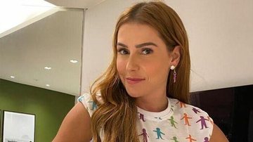 Deborah Secco chama atenção com look de ficar em casa - Reprodução/Instagram