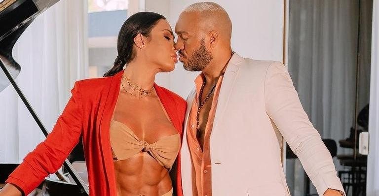 Gracyanne Barbosa posa com Belo e celebra soltura - Reprodução/Instagram