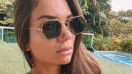 Stefani Bays esbanja beleza ao posar de biquíni em cima de buggy - Reprodução/Instagram