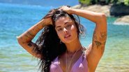 Aline Riscado empina o bumbum com biquíni fio dental - Reprodução/Instagram