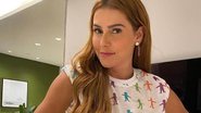 De shortinho, Deborah Secco faz coreografia divertida - Reprodução/Instagram