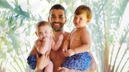 Gusttavo Lima leva Gabriel e Samuel para um delicioso passeio de quadriciclo - Reprodução/Instagram