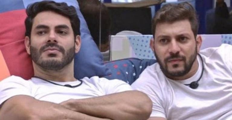 BBB21: Caio e Rodolffo quebram tampa de panela - Reprodução/TV Globo