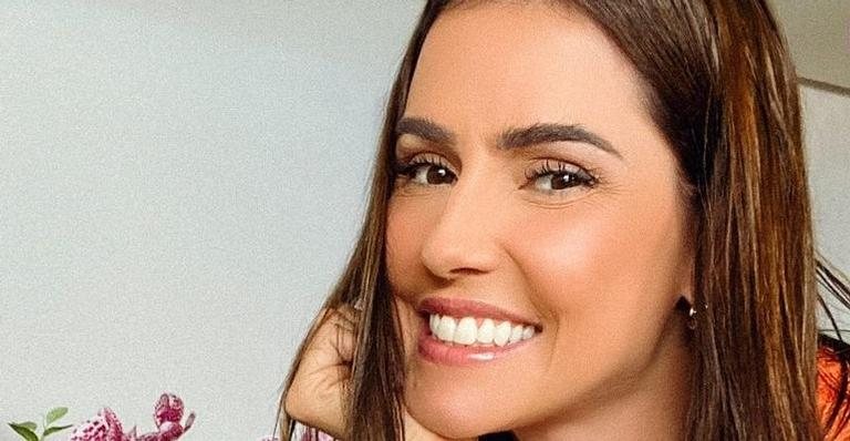 Deborah Secco posa com maiô nude cavado e rouba a cena - Reprodução/Instagram