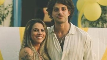 Mãe de Chay Suede posa com calcinha fininha - Reprodução/Instagram