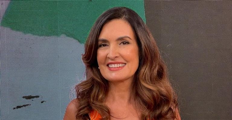 Fátima Bernardes posa segurando máscara e alerta sobre pandemia - Foto/Instagram