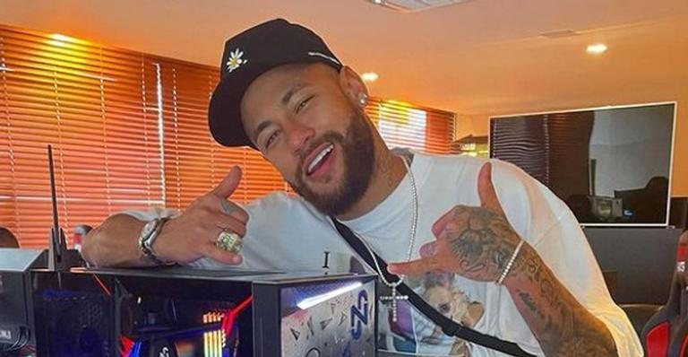 Neymar Jr. surge cantando e agita web: ''Quer me pegar'' - Reprodução/Instagram