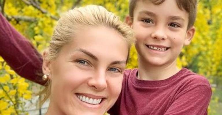 Ana Hickmann comemora seus 40 anos e 7 anos do filho - Reprodução/Instagram