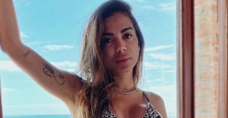 Anitta posa belíssima com biquíni cavado e exibe corpaço - Reprodução/Instagram