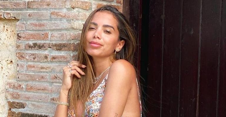 Anitta puxa maiô cavadíssimo até o limite - Reprodução/Instagram