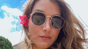 Gabriela Pugliesi empina o bumbum em clique na praia e exibe corpão - Reprodução/Instagram