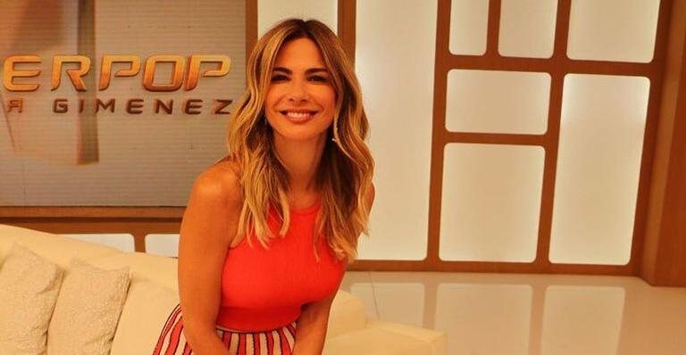 Luciana Gimenez encanta com look preto brilhante - Reprodução/Instagram