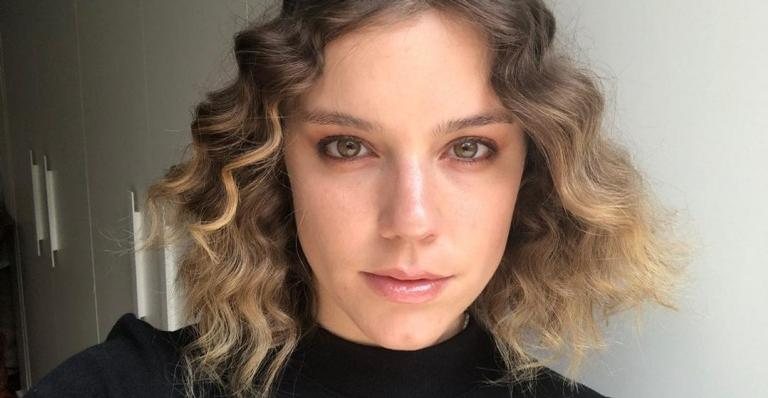 Alice Wegmann rouba a cena ao posar belíssima sem maquiagem! - Foto/Instagram