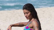 Aline Riscado eleva temperatura ao ser flagrada em dia de praia - Fabricio Silva/AgNews