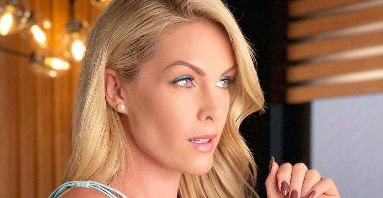 Ana Hickmann posa no estúdio e arranca elogios dos fãs - Reprodução/Instagram