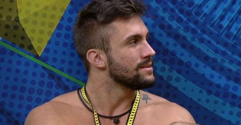 BBB21: Arthur avisa que não indicará Fiuk ou Gilberto - Reprodução/TV Globo