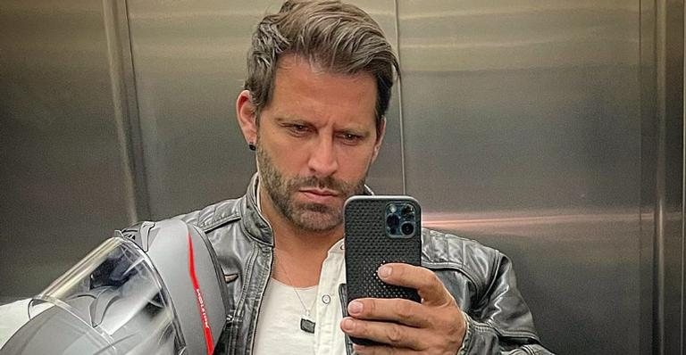 Henri Castelli posa com look despojado e arranca elogios de fãs - Reprodução/Instagram