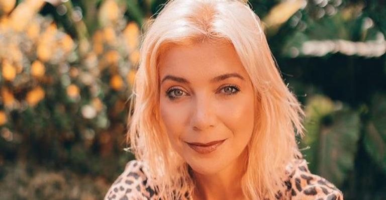 Luiza Possi agita a web ao posar para lindo registro curtindo um delicioso dia de sol e calor - Reprodução/Instagram