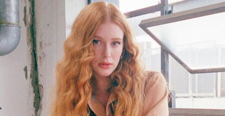 Sem sutiã, Marina Ruy Barbosa posa com a jaqueta aberta - Reprodução/Instagram