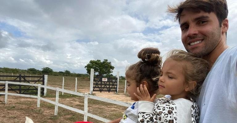 Daniel Cady mostra a filha mergulhando pela primeira vez - Reprodução/Instagram