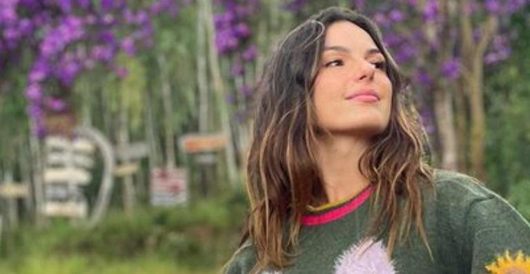 Isis Valverde se conecta com a natureza ao curtir delicioso mergulho no mar - Reprodução/Instagram