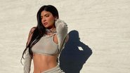 Com look preto, Kylie Jenner posa em frente ao espelho - Reprodução/Instagram