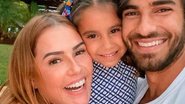 Deborah Secco surge coladinha com Hugo Moura e Maria Flor - Reprodução/Instagram