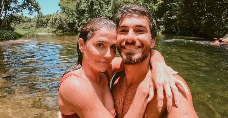 Deborah Secco transforma mensagens do marido em frases motivacionais e diverte web - Reprodução/Instagram