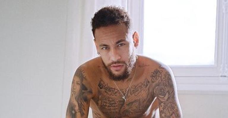 Neymar Jr. posa de cueca e brinca: ''Sextou'' - Reprodução/Instagram