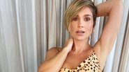 Flávia Alessandra resgata divertido clique em que surge segurando um macaquinho selvagem - Reprodução/Instagram