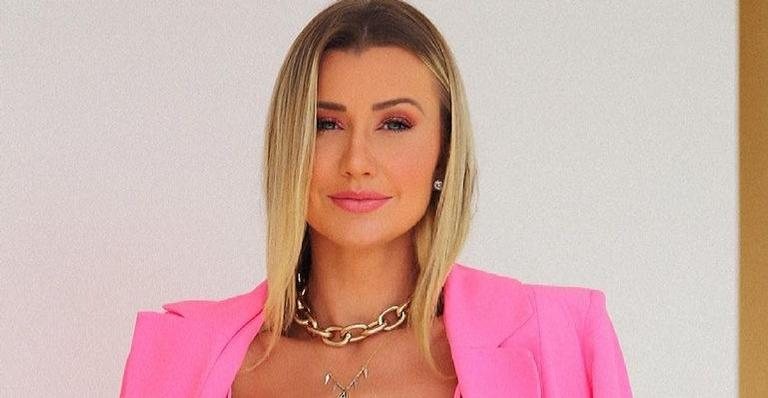 Ana Paula Siebert posa de biquíni e exibe shape impecável - Reprodução/Instagram