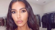 Kim Kardashian para tudo ao apostar em um visual ousado na hora de posar para uma nova sequência de cliques arrasadores - Reprodução/Instagram