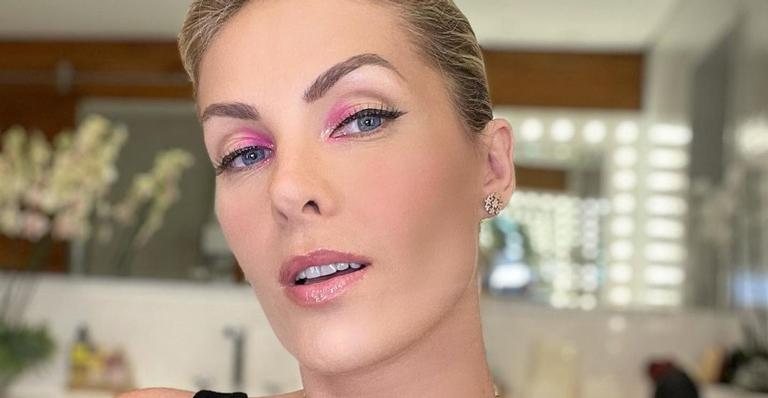 Ana Hickmann se declara ao posar para lindo registro na companhia de sua mãe, Reni Saath - Reprodução/Instagram