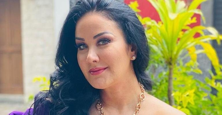 Helen Ganzarolli posa de top e legging e exibe corpão - Reprodução/Instagram