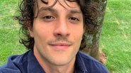 Chay Suede arranca suspiros dos fãs com pose de galã - Reprodução/Instagram