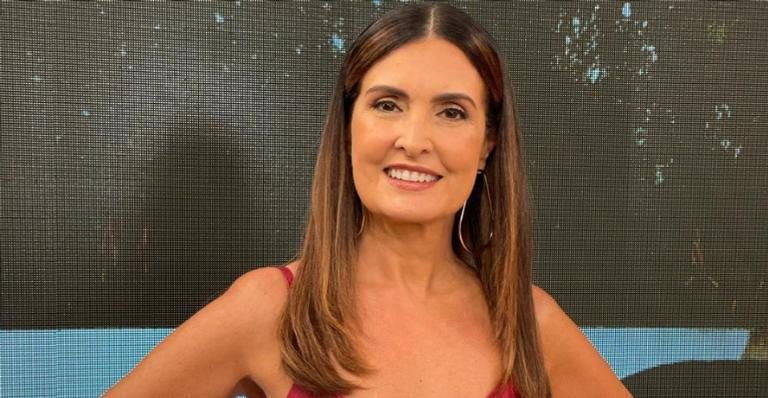 Fátima Bernardes aposta em look colorido durante 'Encontro' - Reprodução/Instagram