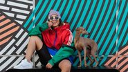 Anitta começa dia com recepção calorosa de seu cachorro e fãs se derretem - Reprodução/Instagram