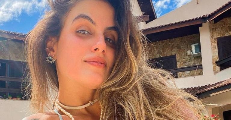 Carol Peixinho dá show de sensualidade ao posar com maiô verde - Foto/Instagram