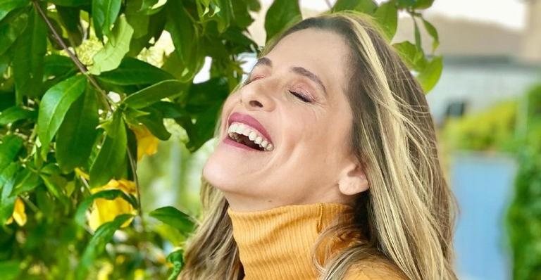 Ingrid Guimarães conquista a web ao posar fazendo yoga - Reprodução/Instagram