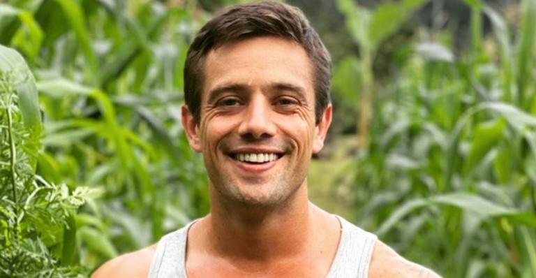 Aos 35 anos, Rafael Cardoso é vacinado contra Covid-19 - Reprodução/Instagram