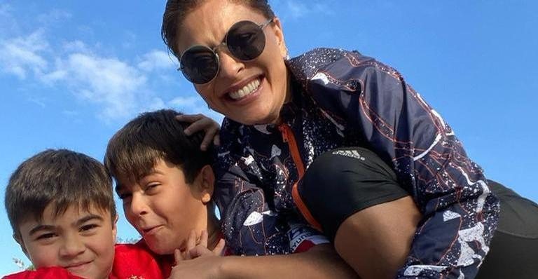 Juliana Paes curte o dengo com o filho e encanta a web - Reprodução/Instagram