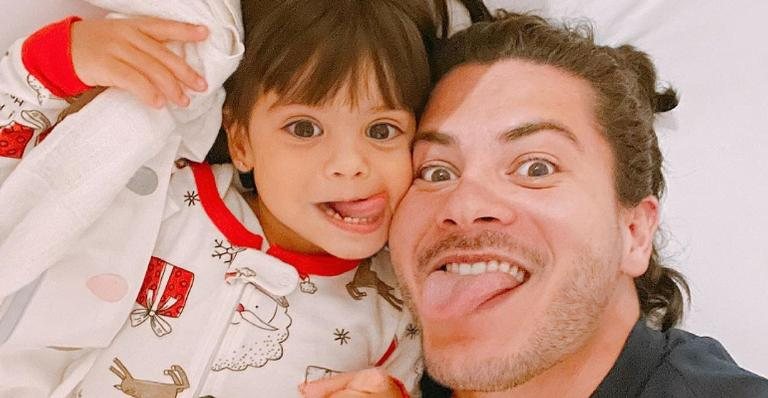 Arthur Aguiar se derrete pela filha com declaração na web - Reprodução/Instagram