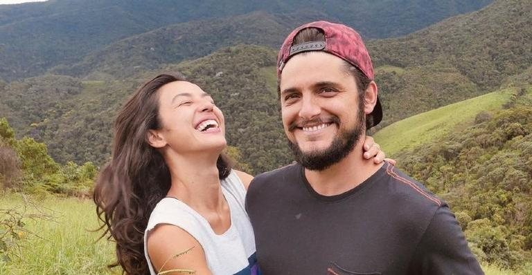 Yanna Lavigne e Bruno Gissoni trocam beijo em clique - Reprodução/Instagram