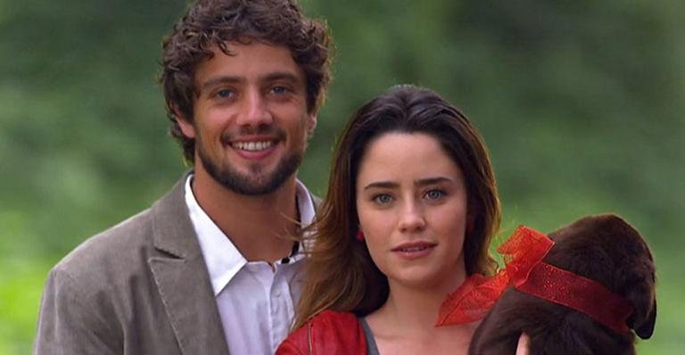 Rodrigo flagra Ana aos beijos na novela 'A Vida da Gente' - Divulgação/TV Globo