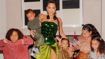 Kim Kardashian esbanja seu lado mamãe coruja ao compartilhar um belíssimo registro em família - Reprodução/Instagram