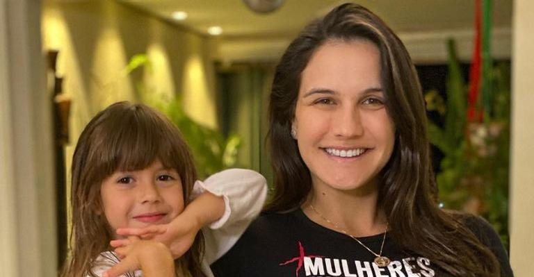 Kyra Gracie mostra a filha comendo alimentos saudáveis - Reprodução/Instagram